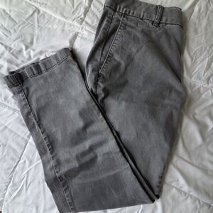 Tommy Bahama Men's Gray Stretch Khaki Pants 32w/30l. Great Condition.